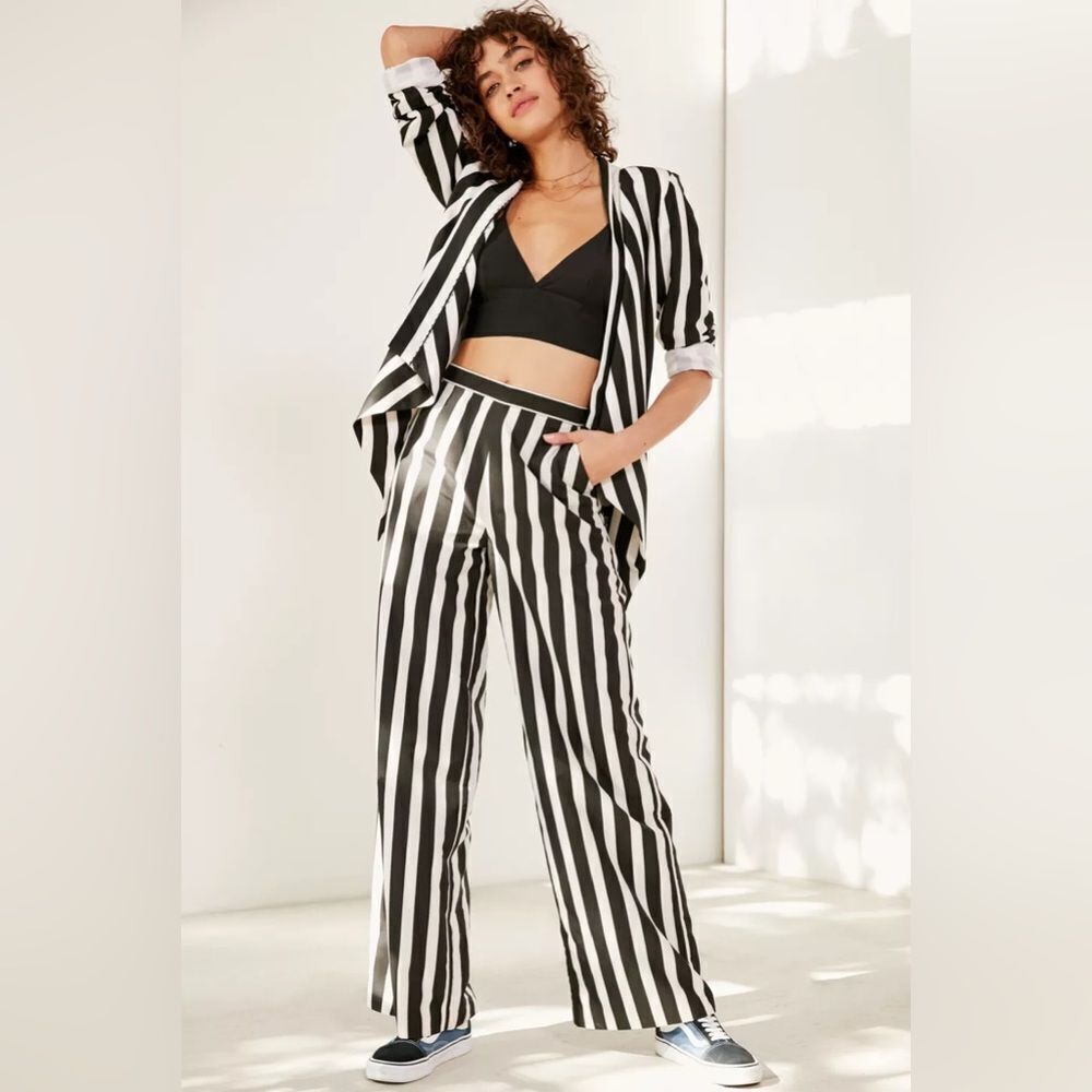 The Vetiver Collection Kate Striped Wide-Leg Pant